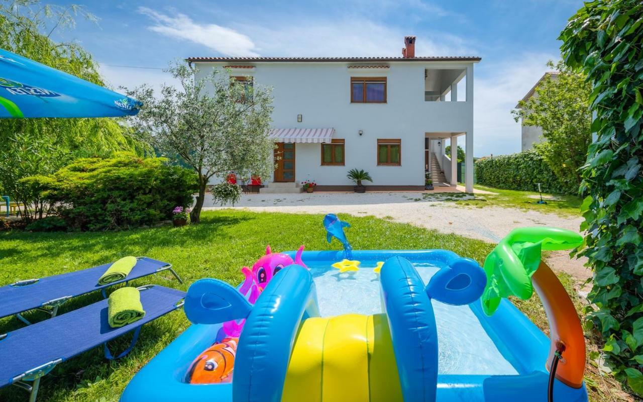 The Willow Garden Apartment House Marčana 外观 照片